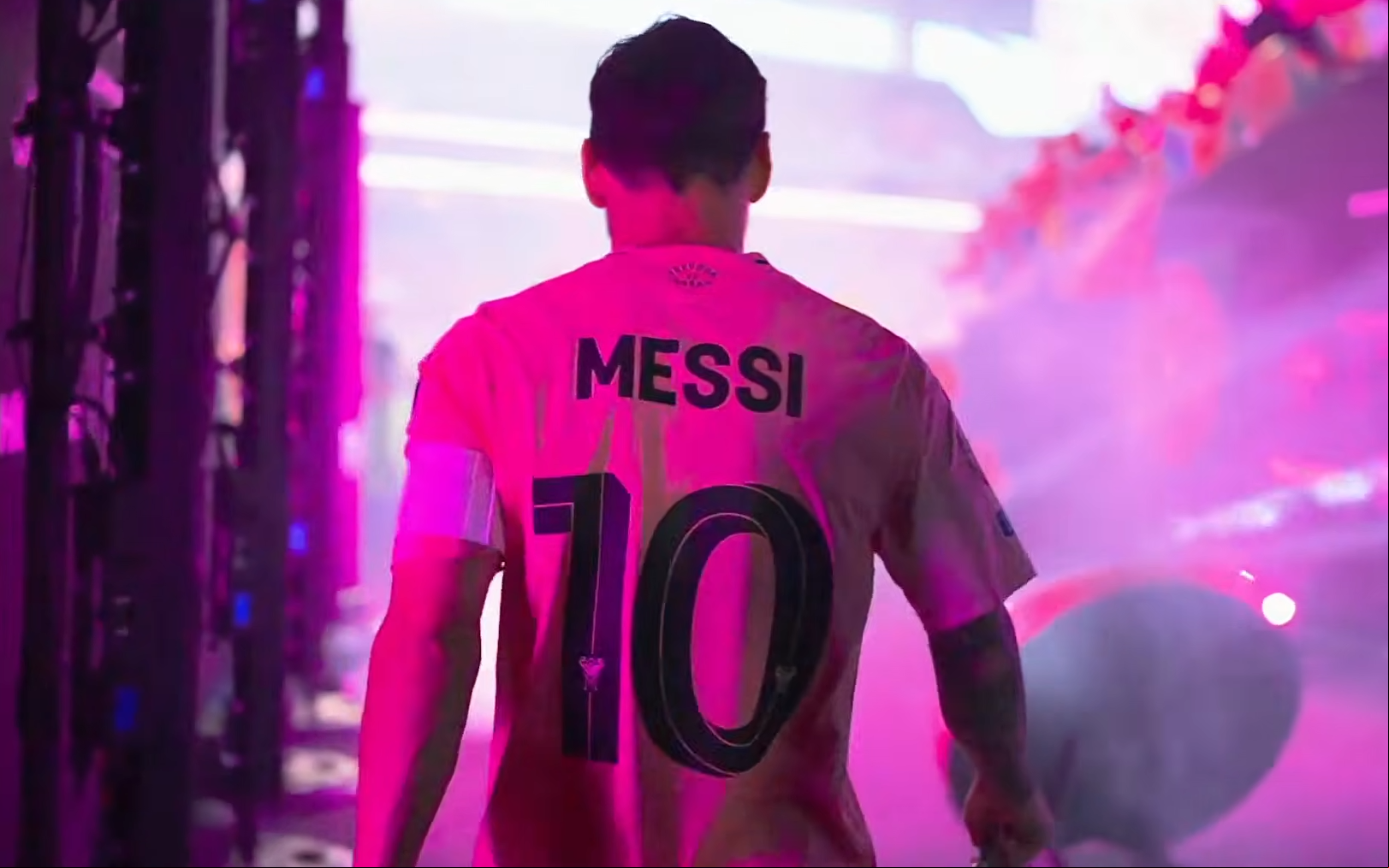 Entrada de Messi na abertura do Mundial de Clubes (Foto: Reprodução)